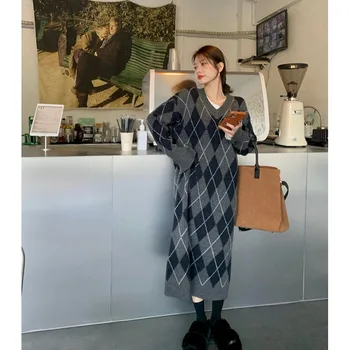 Korėjos Stiliaus Interneto Įžymybė Rhombus Megztinis Suknelė Moterų Rudenį 2023 Naujo Dizaino Prasme V-kaklo Prarasti Vidutinio Ilgio Suknelė