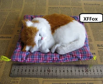 mielas realiame gyvenime miega katė modelis plastinė ir kailių modeliavimas, geltonas ir baltas katė dovana, apie 19x8x14cm xf1256