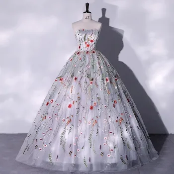 Seksualus Stebėjimo Quinceanera Suknelę Nauja Šviesiai Pilka Reljefiniai Suknelės Prom Mažas Išsiuvinėti Gėlių Vestido De Debutante Plius Dydis